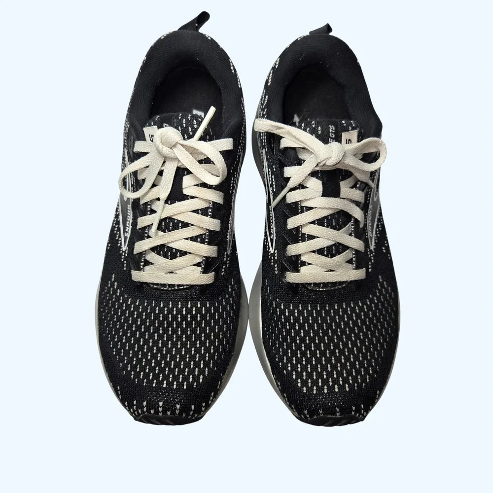 Brooks Levitate GTS 5 Womens Running Shoes Black White 1203581B090 Size 7